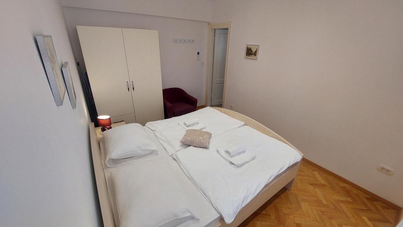 Ferienwohnung 3M Peristil Split Exterior foto