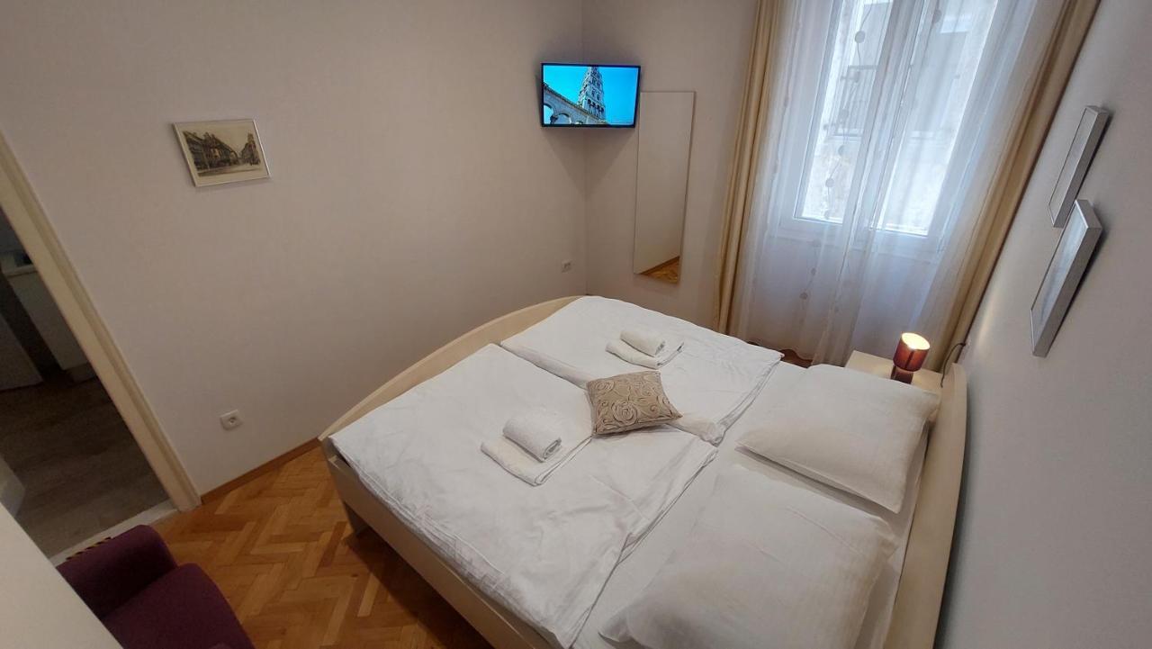 Ferienwohnung 3M Peristil Split Exterior foto