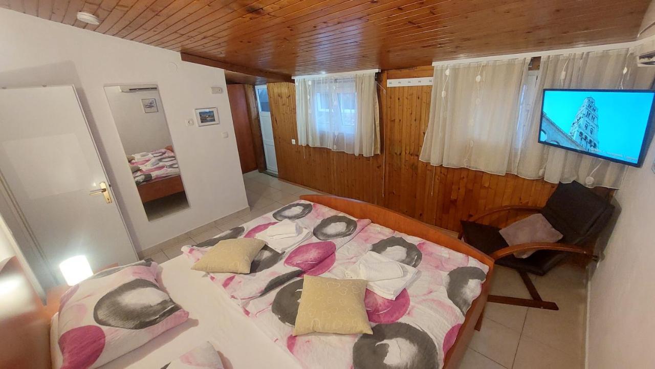 Ferienwohnung 3M Peristil Split Exterior foto