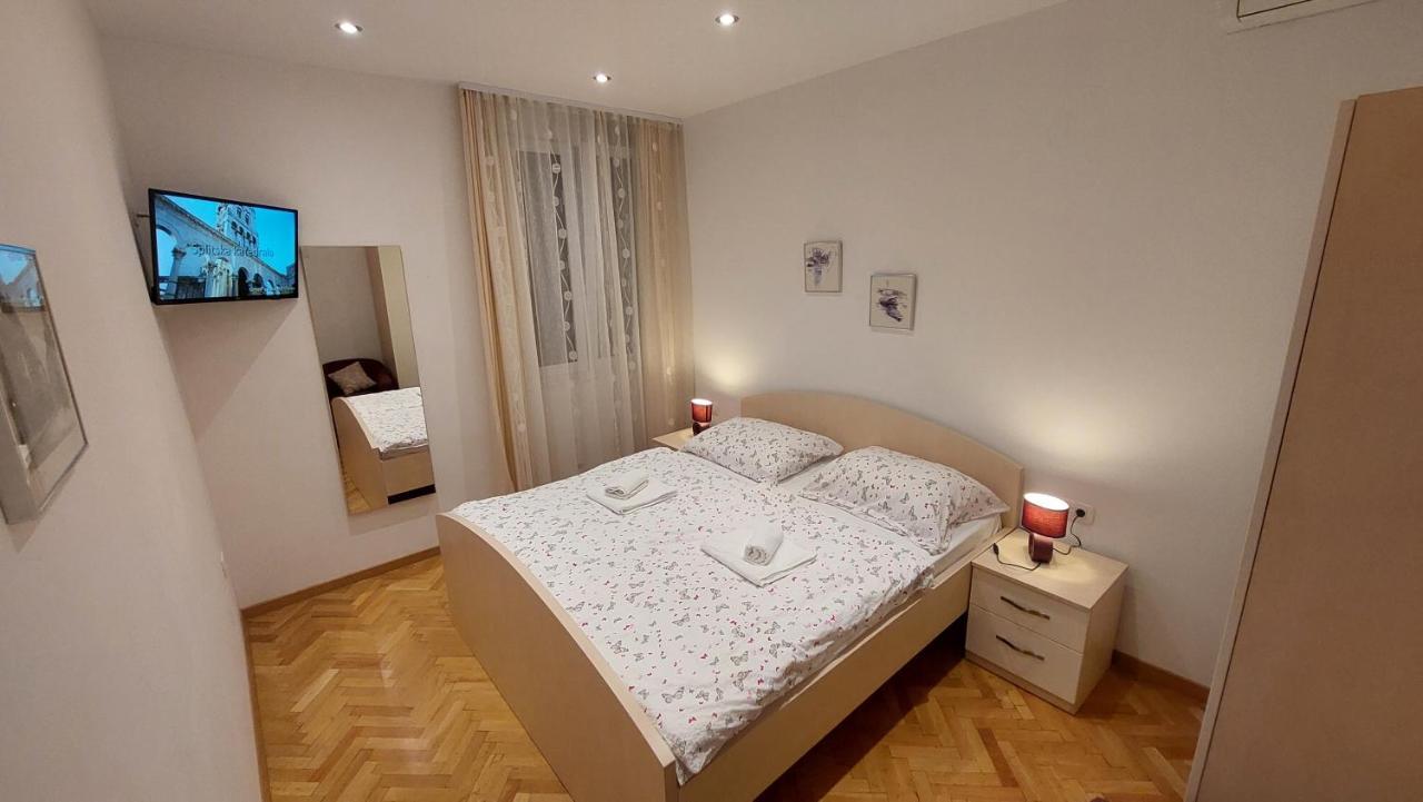 Ferienwohnung 3M Peristil Split Exterior foto