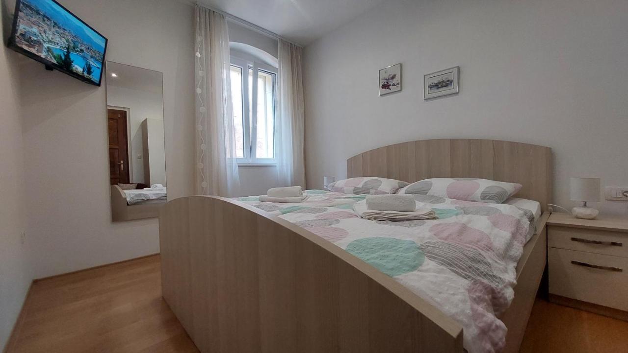 Ferienwohnung 3M Peristil Split Exterior foto