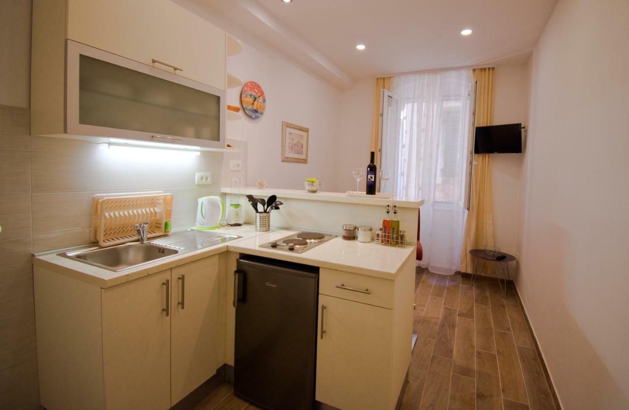 Ferienwohnung 3M Peristil Split Exterior foto