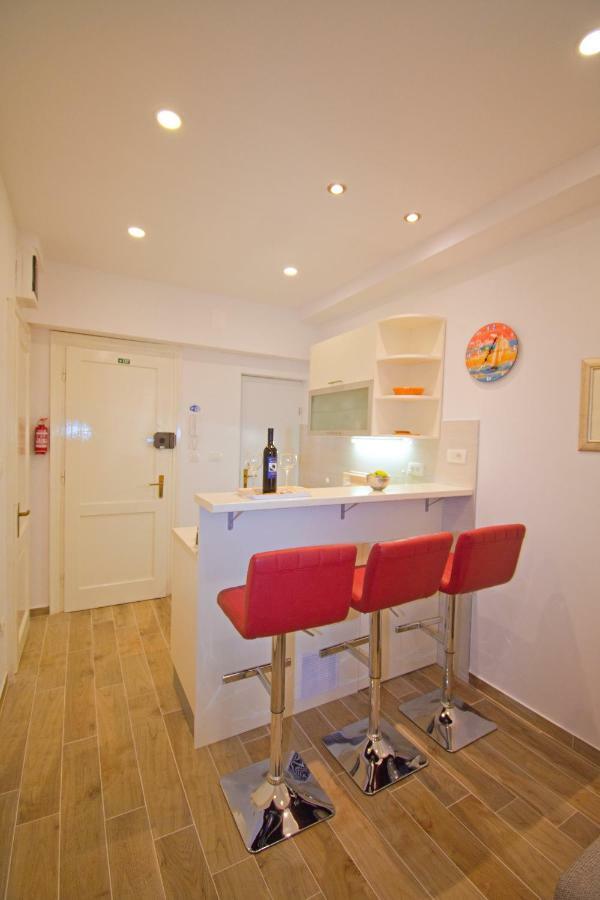 Ferienwohnung 3M Peristil Split Exterior foto